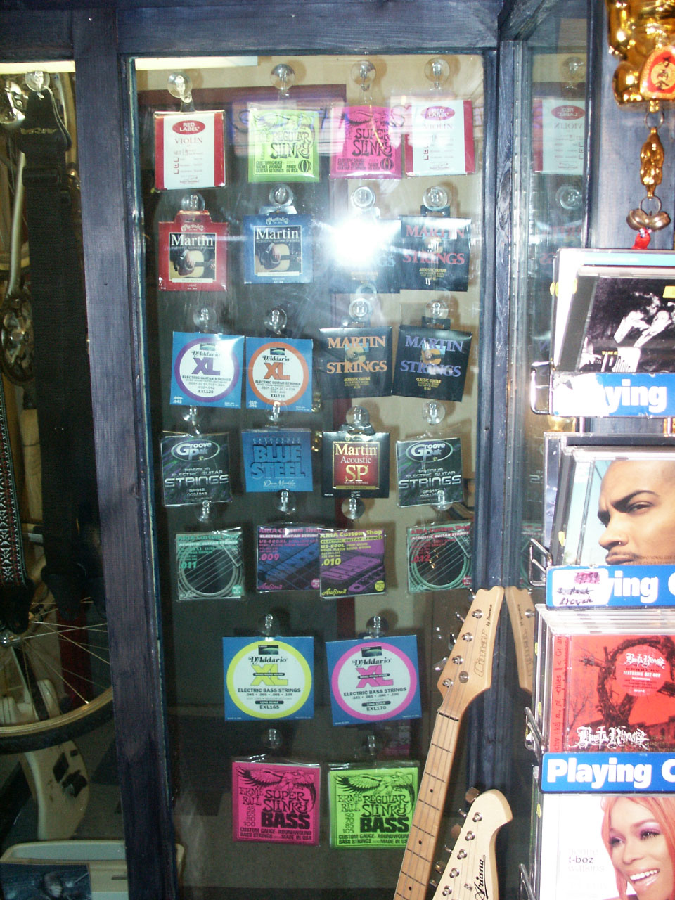 strings.jpg - 336559 Bytes